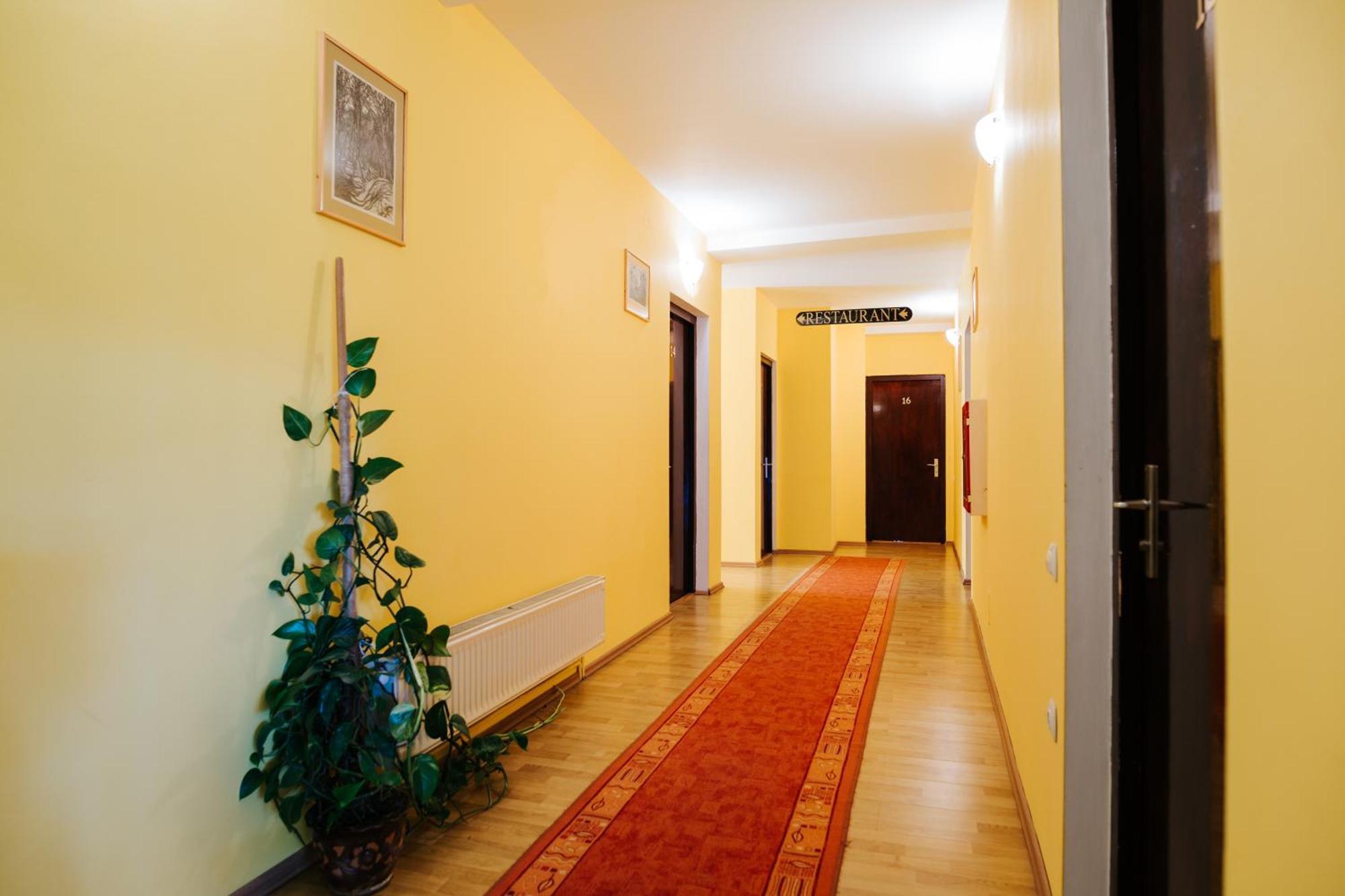 Lazar Pension & Restaurant Георгени Экстерьер фото