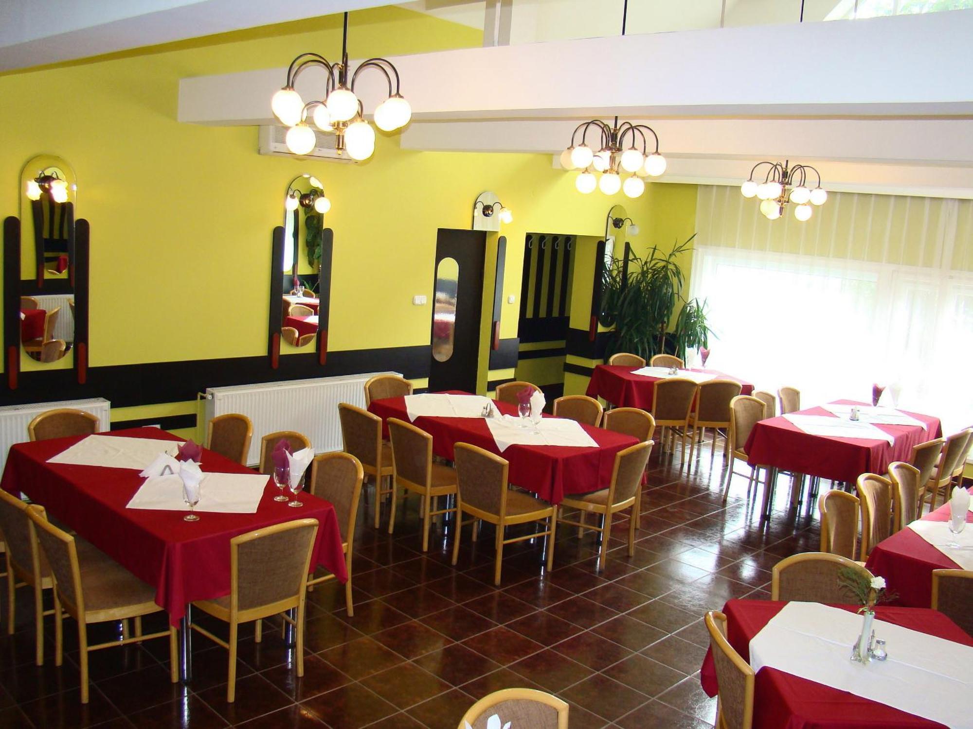 Lazar Pension & Restaurant Георгени Экстерьер фото