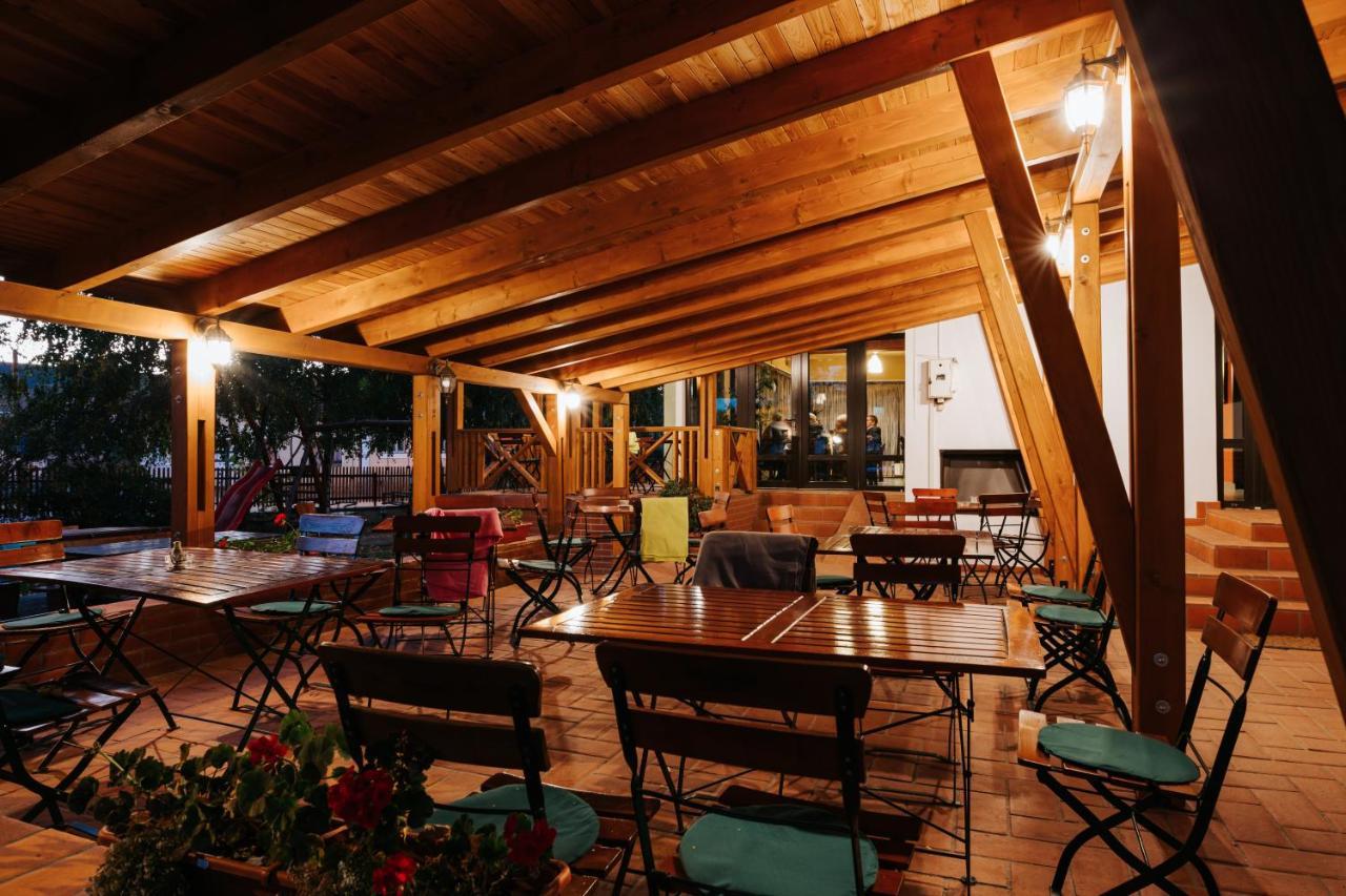 Lazar Pension & Restaurant Георгени Экстерьер фото