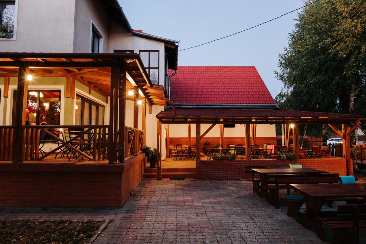 Lazar Pension & Restaurant Георгени Экстерьер фото